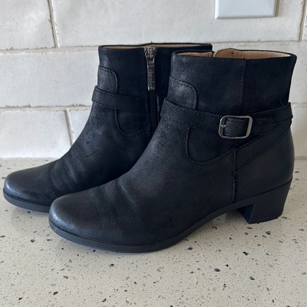 Dansko Women's Size 38 Leather Black Ankle Booties Boots Side Zip Closure EUC